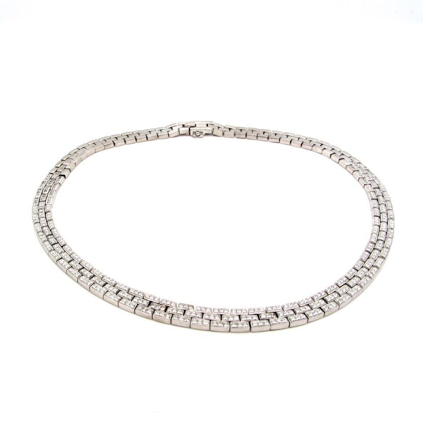 Collar de oro blanco de 18 quilates con frontal de pavé de diamantes