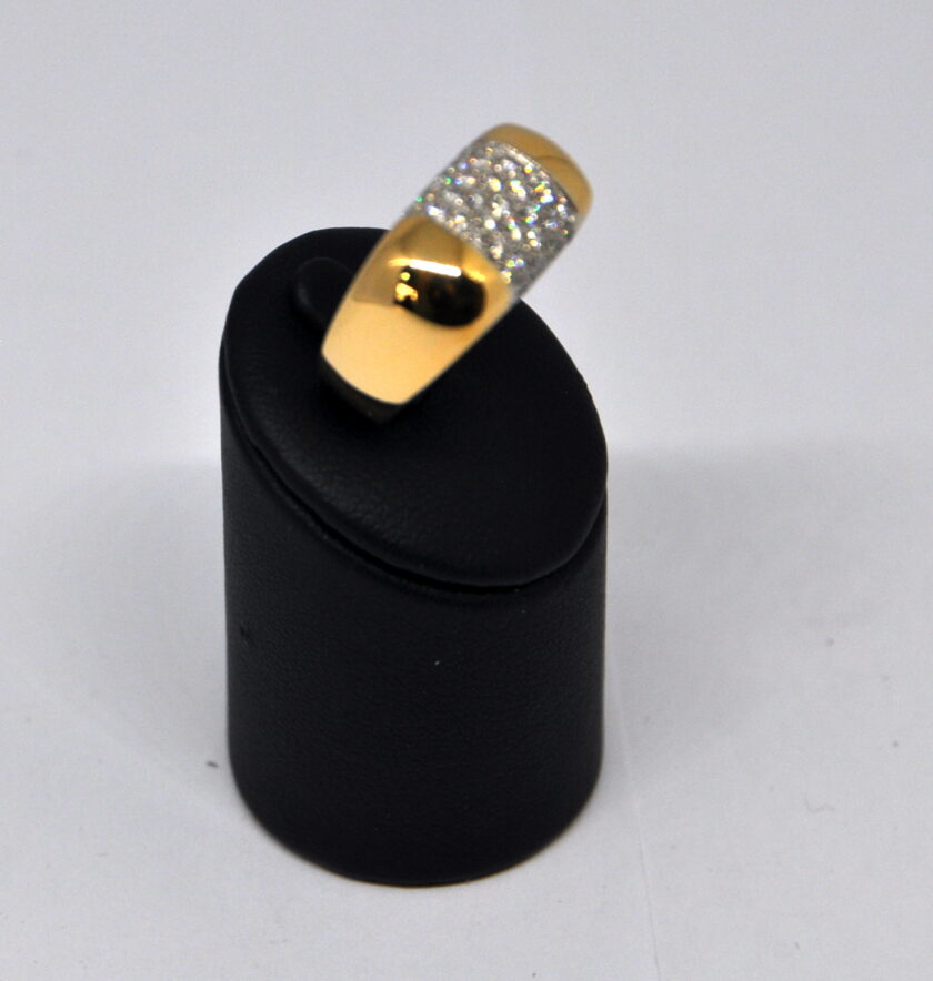 Sortija  de oro amarillo con pavé de diamantes - Image 5