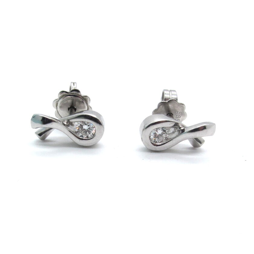 Pendientes Alfa