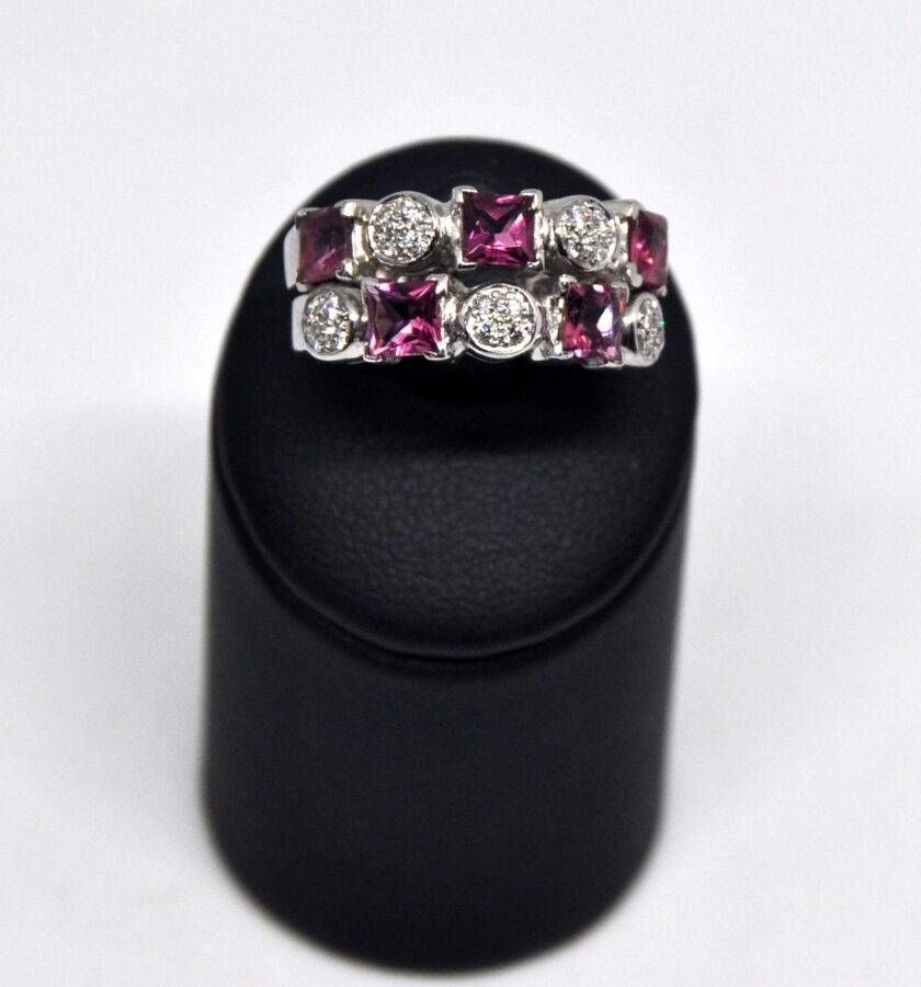 Sortija con Diamantes y Piedras Rosas - Image 7
