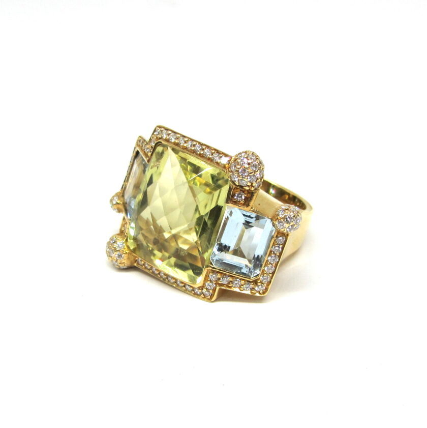 Sortija de oro amarillo con diamantes, topacio y cuarzo - Image 2