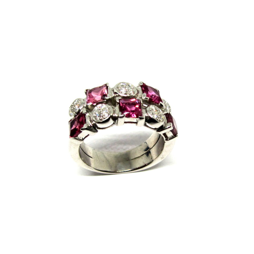 Sortija con Diamantes y Piedras Rosas - Image 5