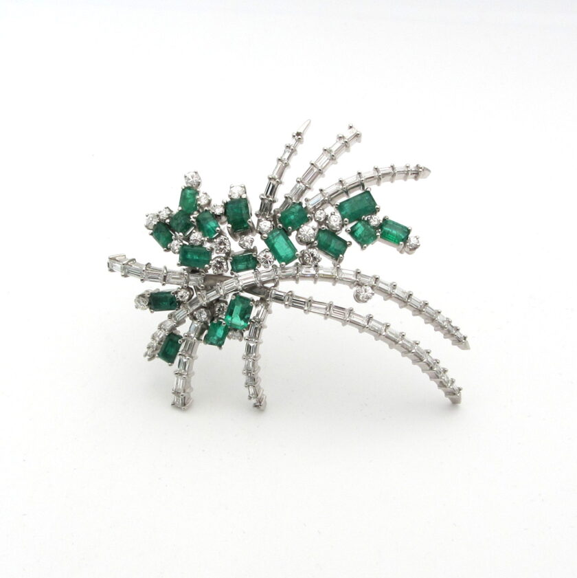 Broche diamantes y esmeraldas