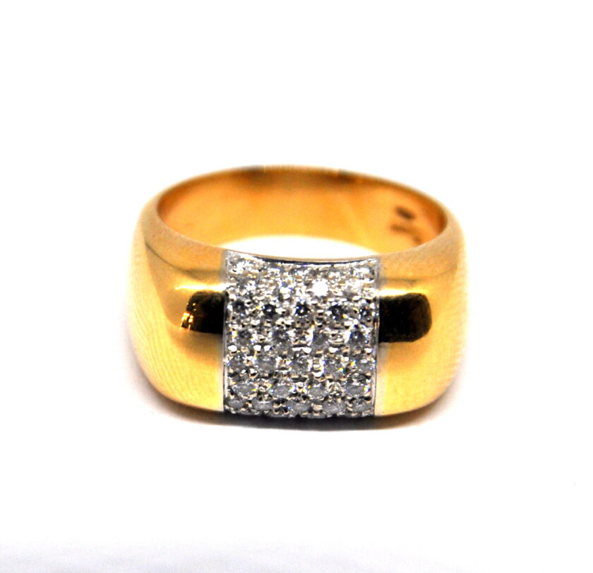 Sortija  de oro amarillo con pavé de diamantes - Image 6