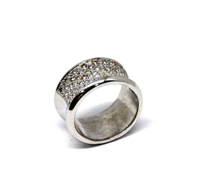 Sortija de Oro Blanco con Pavé de 60 Diamantes - Image 2