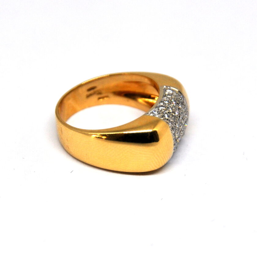 Sortija  de oro amarillo con pavé de diamantes - Image 2