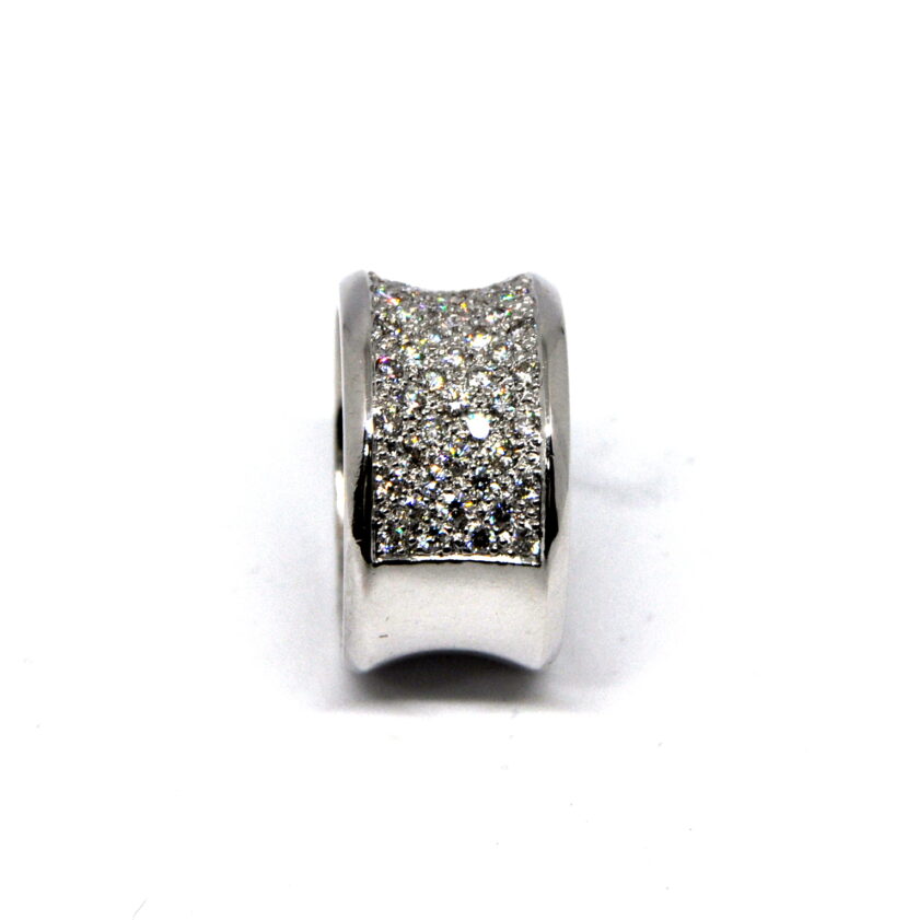 Sortija de Oro Blanco con Pavé de 60 Diamantes - Image 3