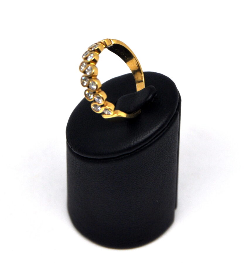 Sortija de Oro con Tira de Diamantes - Image 4