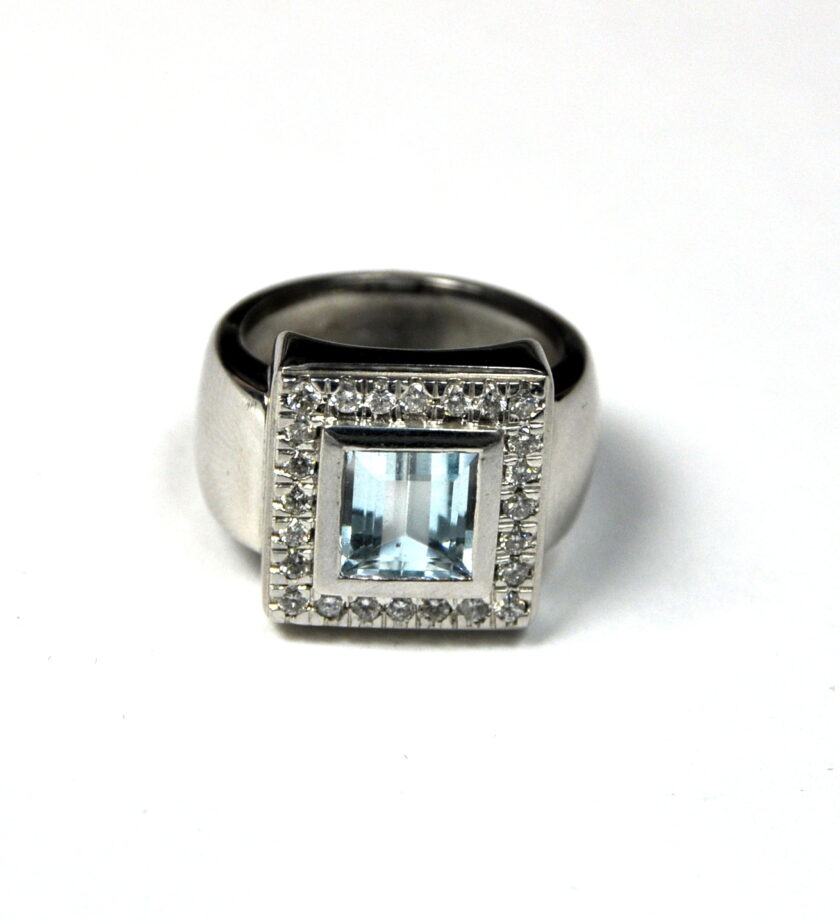 Sortija oro Blanco con diamantes y aguamarina - Image 6