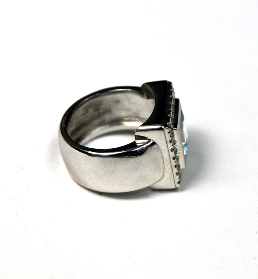 Sortija oro Blanco con diamantes y aguamarina - Image 7
