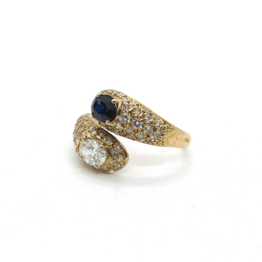 Sortija Tu y yo de oro amarillo con zafiros y diamantes - Image 3