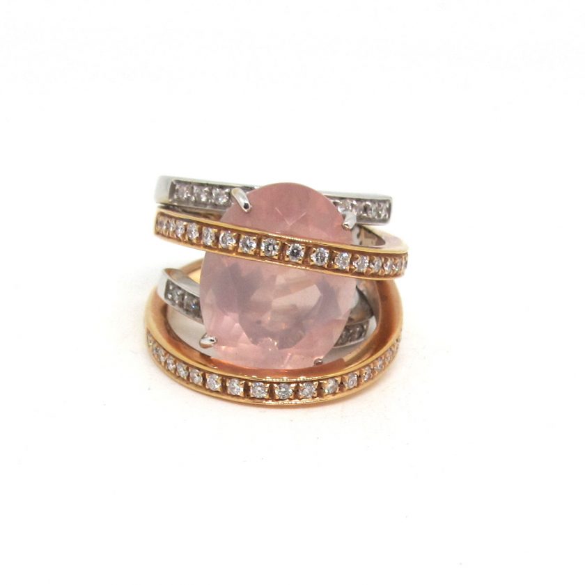 Sortija pesavento con piedra rosa y diamantes