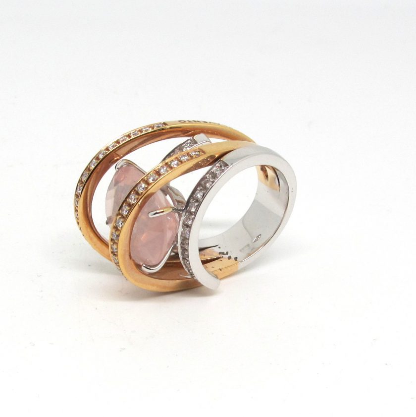 Sortija pesavento con piedra rosa y diamantes - Image 5
