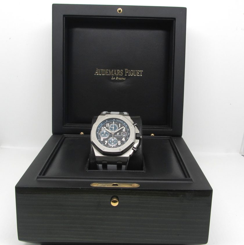 Audemars Piguet Royal Oak Offshore Chronograph - Image 4